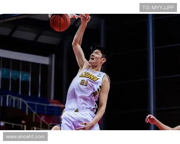 四川大胜新疆成功晋级全运会正赛 周琦完美发挥砍20+10胡金秋砍28+8 四川大胜新疆成功晋级全运会正赛 周琦完美发挥砍20+10胡金秋砍28+8